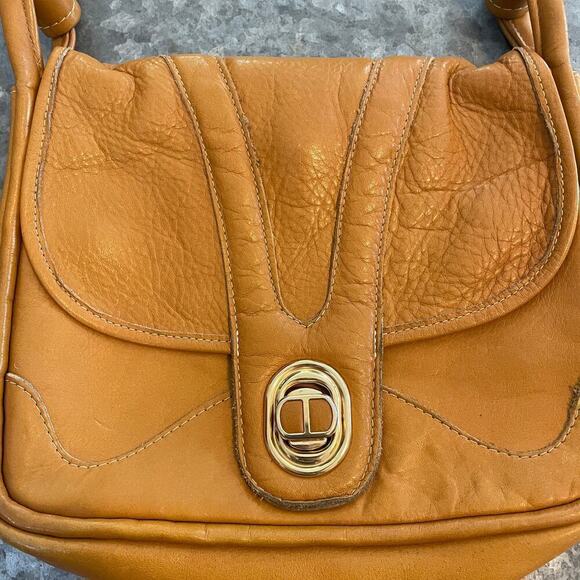 Vintage Tan Camel Leather Vinyl Turn Lock Shoulder Bag Purse Brown Gold Retro - Picture 3 of 14